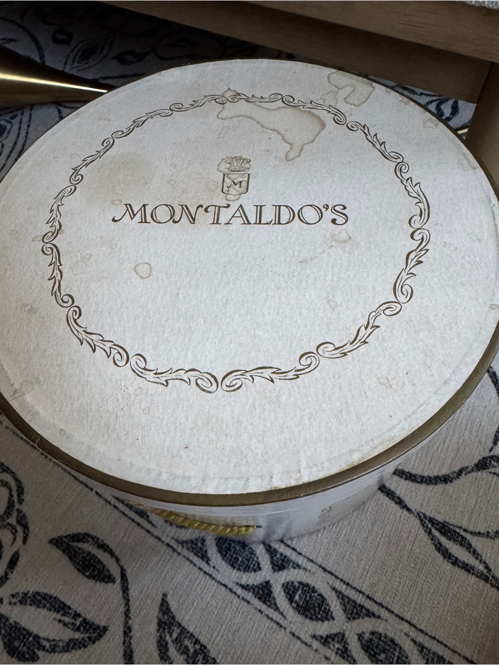 Vintage 1950s Montaldo's Round Millinery Hat Box Storage Cream & Gold